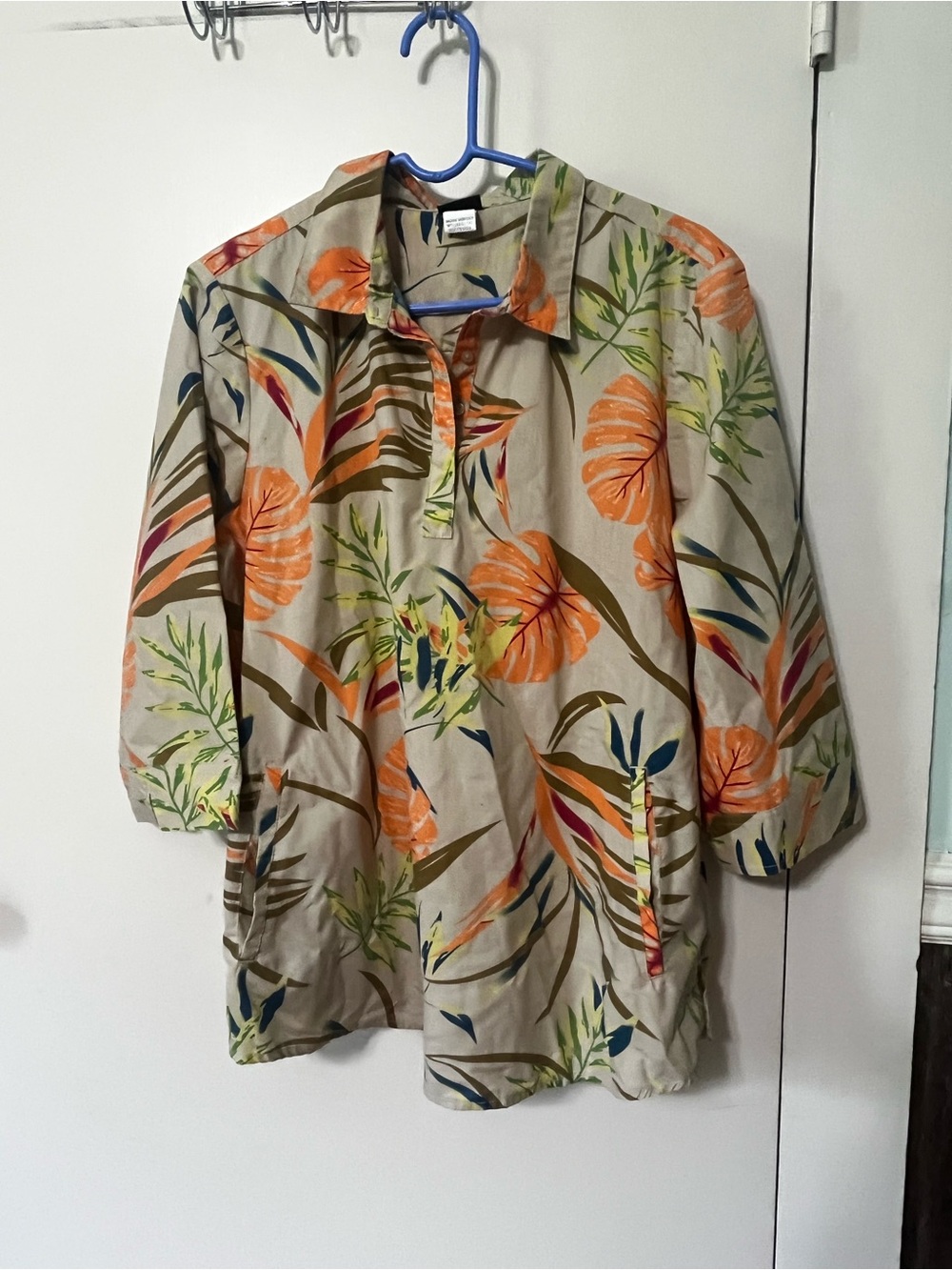 SALON studio large  Beige Top with Orange and Green Tropical Motif
